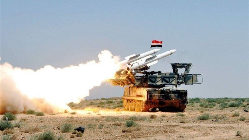 Syrische Luftwaffe wehrt israelischen Raketenangriff auf Hama ab