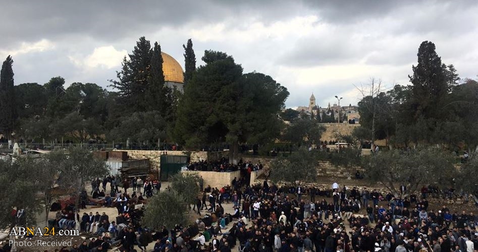 Al-Aqsa preacher call on Palestinians to unite and support Al-Aqsa Mosque