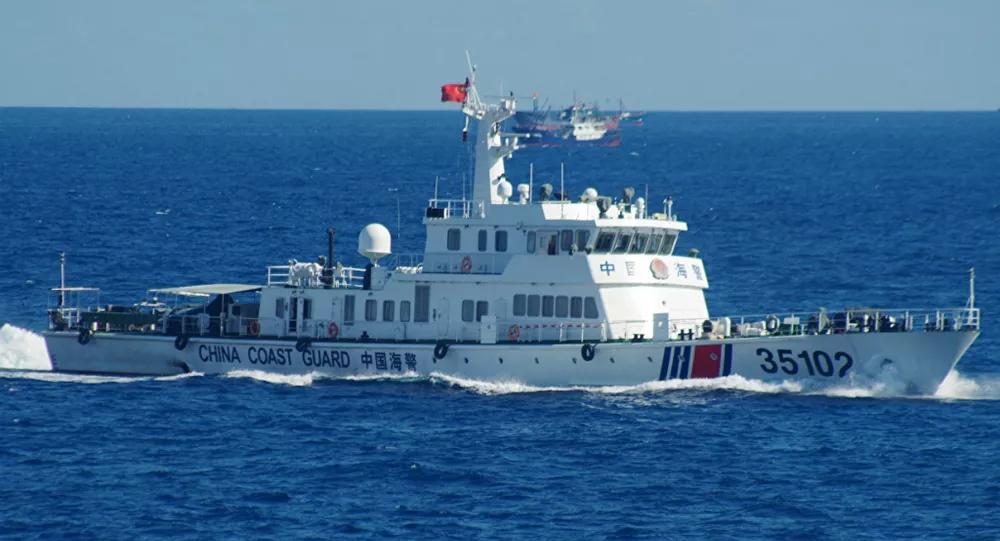 Duas embarcações militares chinesas entram nas águas territoriais do Japão