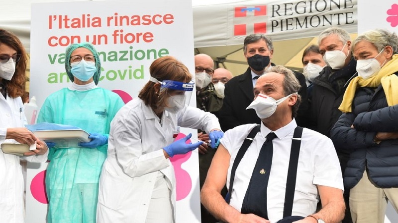 Covid, al via somministrati i primi vaccini a Roma