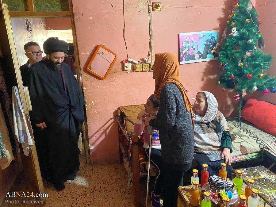 Photos: Popular Iraqi Shia cleric dining with a Christian family on Christmas day in Baghdad 