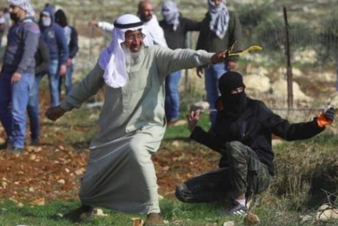قوات الاحتلال الصهيوني تعتقل مسنا فلسطينيا دافع عن ارضه