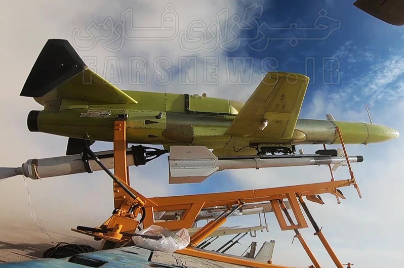 ابرز مميزات مناورات الجيش الايراني للطائرات المسيّرة + صور 