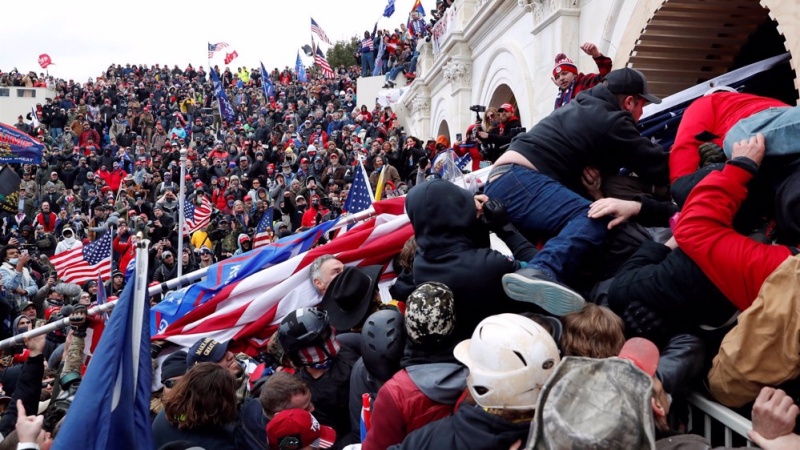 आज अमरीकी संसद में अहम वोटिंग...उप राष्ट्रपति पेन्स से की जाएगी ट्रम्प को बर्ख़ास्त करने की मांग...दबाव से बेफ़िक्र सीमाओं की यात्रा पर जाना चाहते हैं ट्रम्प...कांग्रेस पर हमले की नई जानकारियां