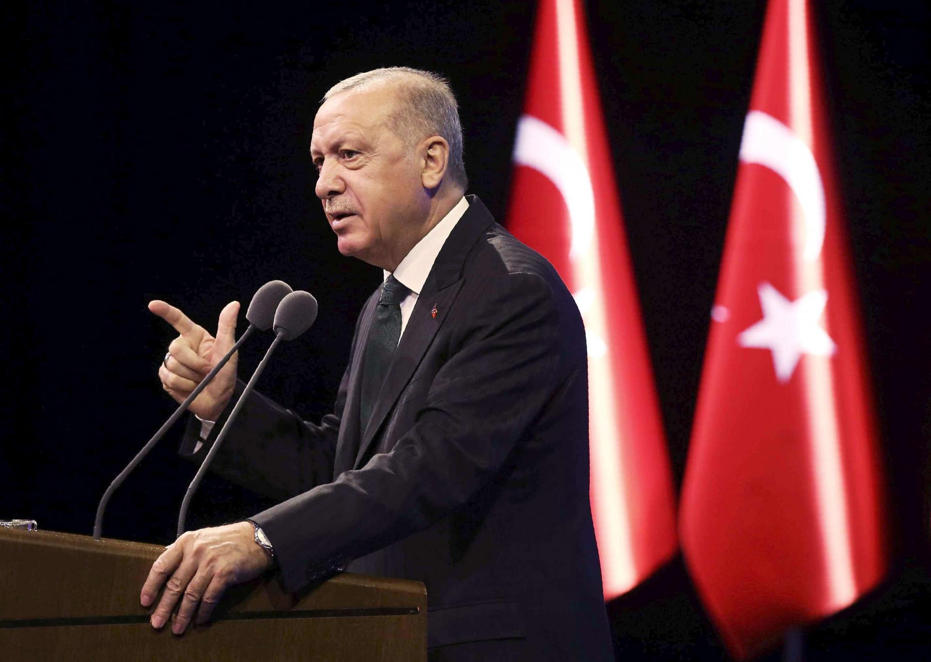 أردوغان يتهم الناتو بترك بلاده تواجه الإرهاب وحدها