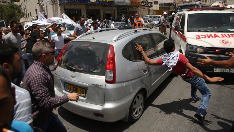 صہیونی دھشتگردوں نے فلسطینی محنت کشوں پر گاڑی چڑھا دی