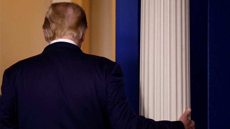 300-дән чох америкалы мүтәфәккирдән Трампа гаршы ачыг мәктуб