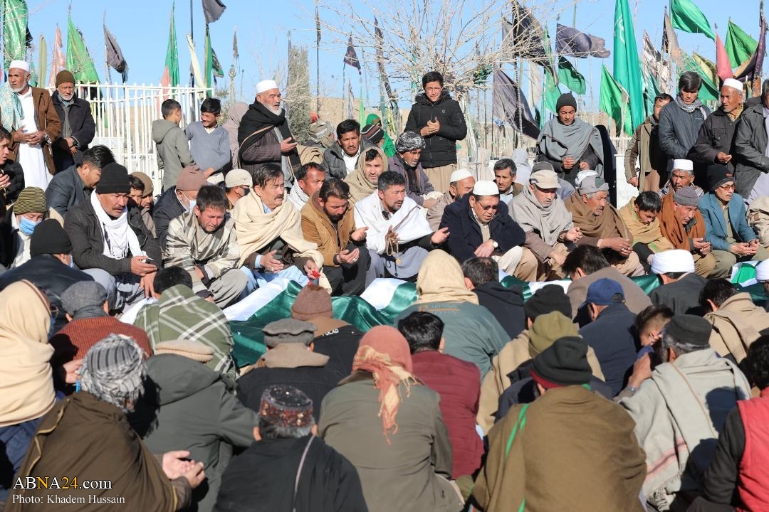 Photos: Fatiha ceremony at the tombs of 11 Hazara Shiite martyrs in Quetta