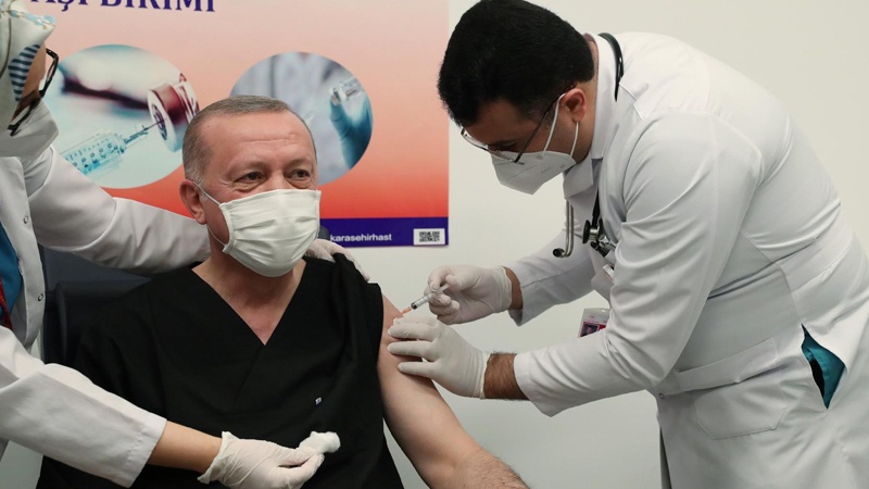 Turchia, al via campagna vaccino: Erdogan riceve prima dose