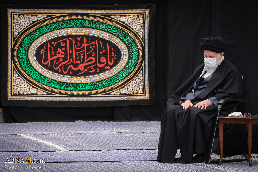 تقرير مصور / قائد الثورة الاسلامية يحضر الليلة الأولى لاستشهاد السيدة فاطمة الزهراء (ع)