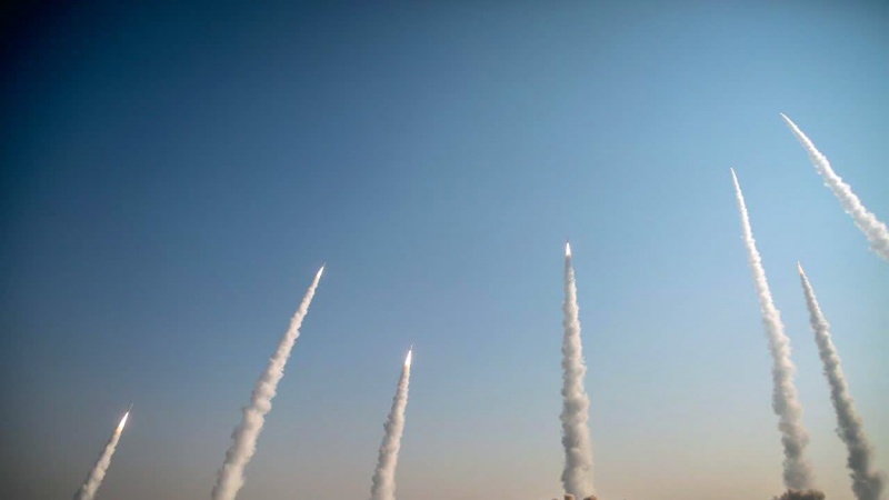 IRGC Luncurkan Rudal Balistik Jarak Jauh Anti-Kapal