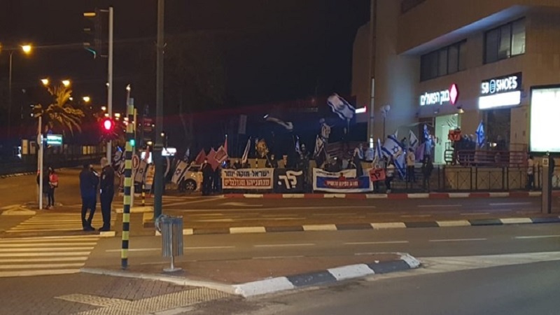 Irkçı İsrail'de Netanyahu karşıtı gösteriler sürüyor