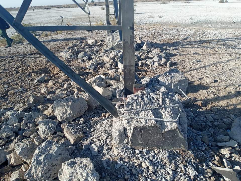 صور لمكان التفجير الذي وقع في جرف النصر واستهدف ابراج نقل الطاقة