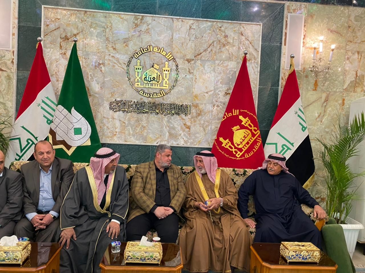شيخ قبيلة من الانبار يزور كربلاء : نرفض مشاريع تقسيم العراق وخطاب السيستاني يوحد العراقيين