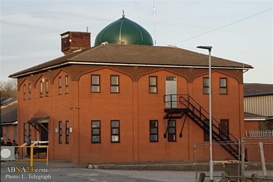 A mosque in England suspends all prayers to protect health of worshippers