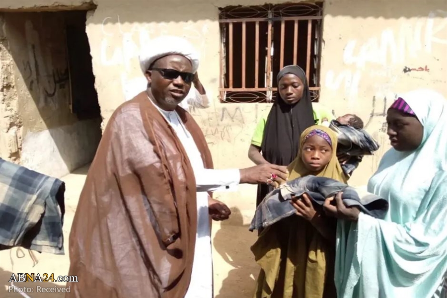 Sheikh Zakzaky donates blankets, drugs, mosquito nets to hundreds of displaced persons (+Photos)