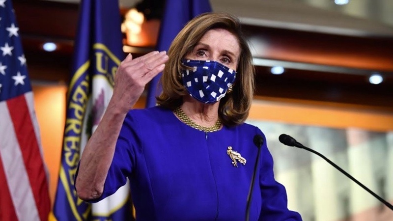 Pelosi, Trump'ın azil soruşturmasının devamını istedi