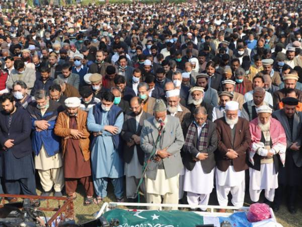 رہنما جماعت اسلامی حافظ سلمان بٹ کو سپرد خاک کر دیا گیا