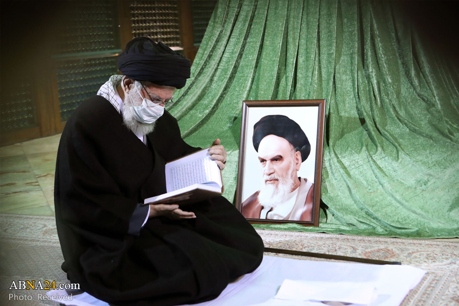 Photos: Supreme leader pays tribute to Imam Khomeini, martyrs