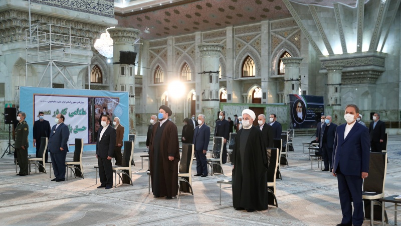 صدرمملکت اور کابینہ اراکین کی بانی انقلاب اسلامی امام خمینی (رح) کے مزار پر حاضری