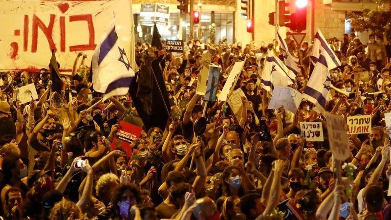 Netanyahu’nun dış siyasete İran'la muhalefetine odaklanması ve protestoların devam etmesi