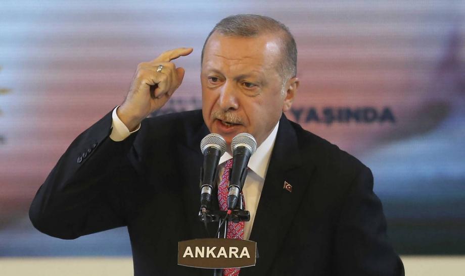 إردوغان ينتقد الدساتير السابقة ويؤيد صياغة دستور جديد لتركيا 