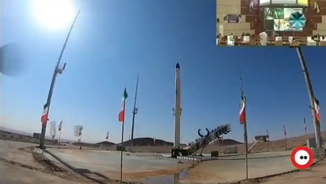 Iran Sukses Luncurkan Roket Pembawa Satelit ke Orbit