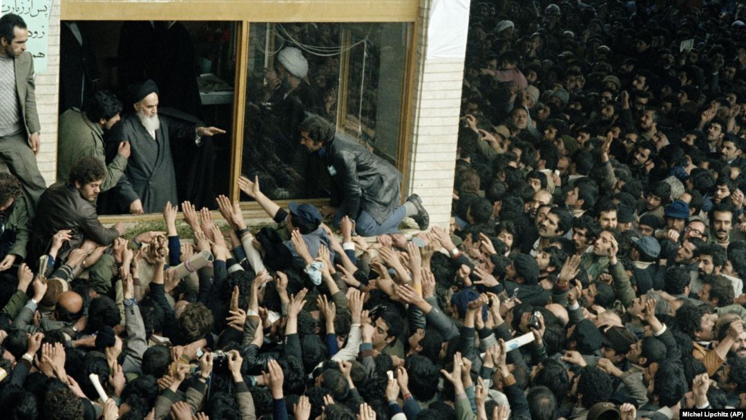 Leadership from perspective of Imam Khomeini