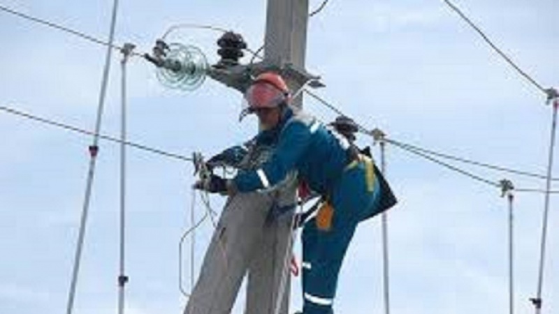Иран Азәрбајҹан Республикасына електрик енержиси ихраҹ едир