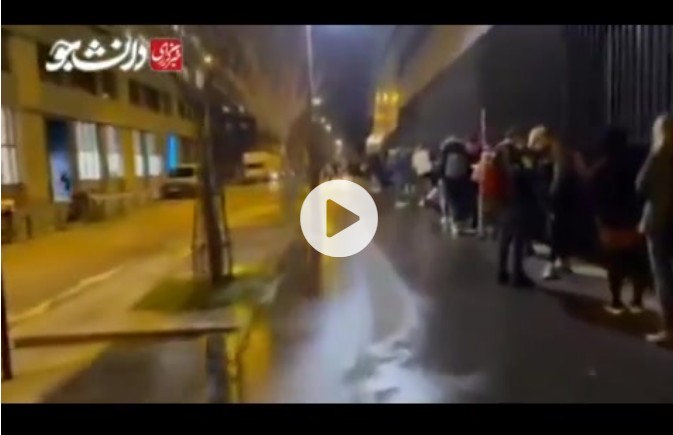Paris'te uzun bedava yemek kuyruğu