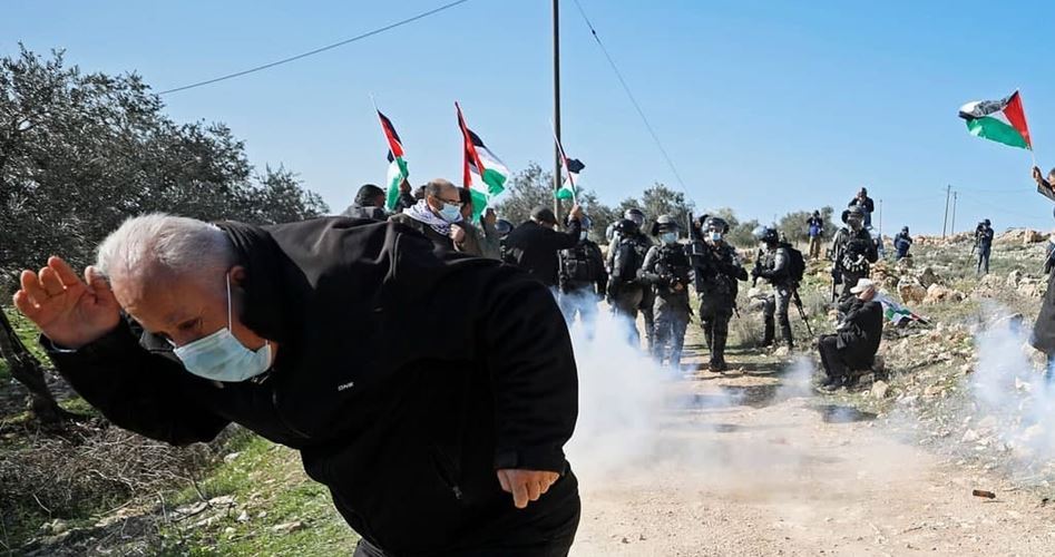 Israeli occupation forces attack Palestinians in Nablus, several injured