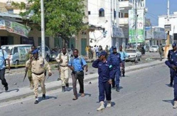 مقتل 12 من أفراد الأمن وسط البلاد في هجوم بقنبلة في الصومال
