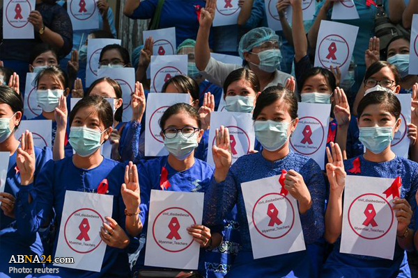 ျမန္မာ ျပည္သူ ျပည္သားမ်ား မွ စစ္တပ္ အာဏာ သိမ္းမႈ အတြက္ ဆႏၵျပ ။ ။photos