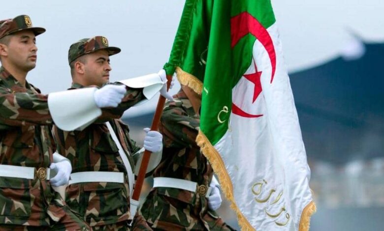 القوات المسلحة الجزائرية تحذر بلهجة قوية من "أطراف أجنبية" تريد "دفع البلاد إلى الفوضى"