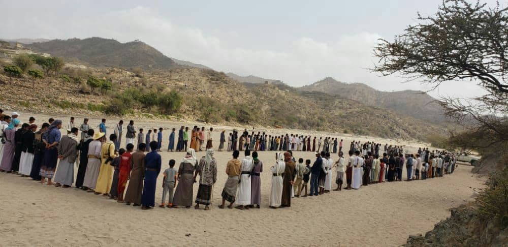 وقفة قبلية لأبناء الشغادرة بحجة تنديدا بالجرائم الأمريكية 