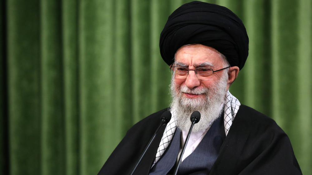 Imam Khamenei writes to Iraqi youth, predicts ‘brilliant future’ for them