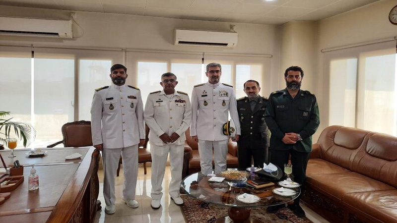 ایران اور پاکستان کی بحریہ کے درمیان تعاون کی تقویت پر زور