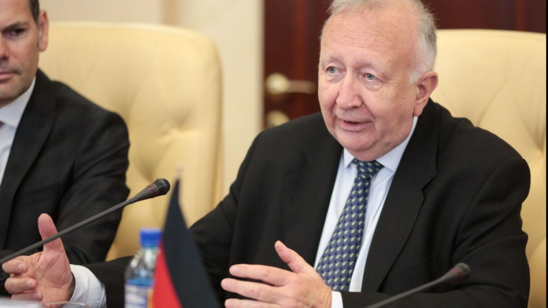 Rußlands Außenminister Lawrov über Kriegsvorbereitungen zum Frieden