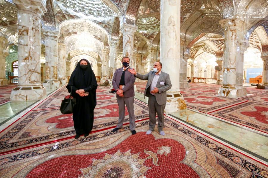 شرف عظيم أن أكون في هذا المكان المقدس+(صور)