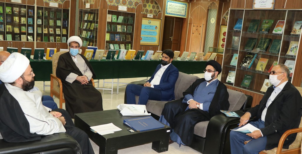 Imam Hussein (AS) holy shrine officials visit Astan Quds Razavi's Islamic Research Foundation