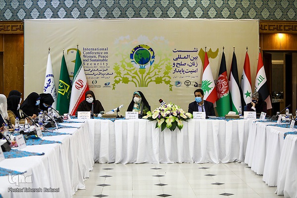 مطالبة بإطلاق جائزة عالمية للمرأة والسلام العالمي في مؤتمر طهران