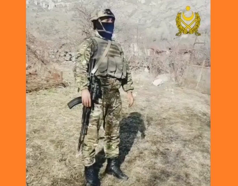 Һз. Әлинин (ә) дилијлә ханым Зәһраја мәрсијә охујан Азәрбајҹанын Хүсуси Тәјинатлы Гошунларын үзвү – Видео