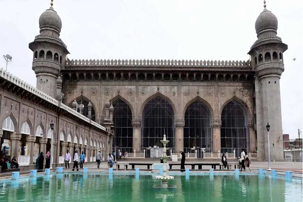 Upaya untuk Rekonstruksi Kembali Masjid Kenamaan Hyderabad di India sebelum Bulan Ramadan