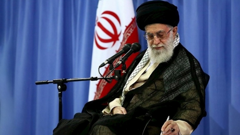 Rahbar Puji Partisipasi Besar Mahasiswa Iran dalam Pembangunan
