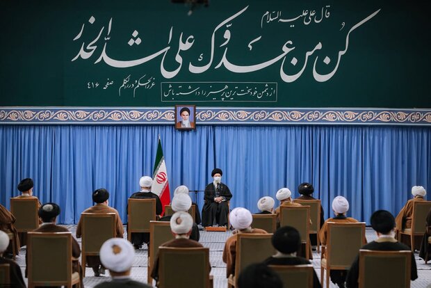 قائد الثورة الاسلامية يؤكد على ضرورة تعزيز التعاون والتنسيق بين "الحكومة والمجلس"
