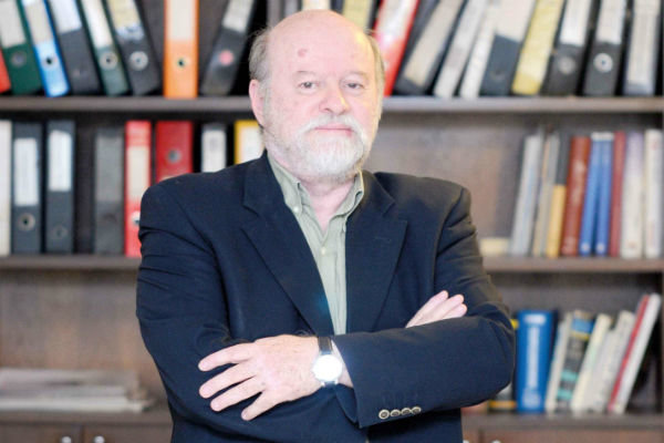 Lebanese political activist Anis Al-Naqqash passes away from Coronavirus