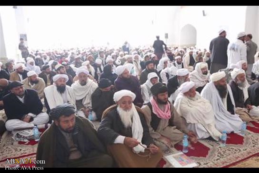 Hundreds of clerics warn Afghan war has no legitimacy, peace must prevail
