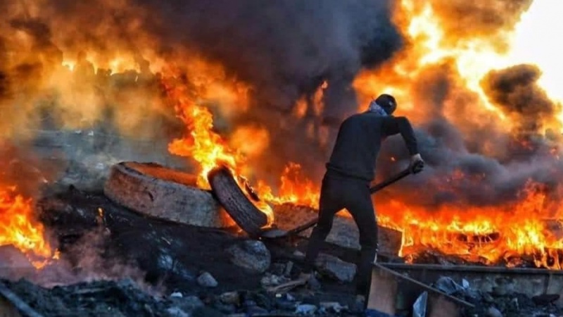 Irak'ın Zikar bölgesindeki protesto gösterilerinde 4 ölü, 100 yaralı