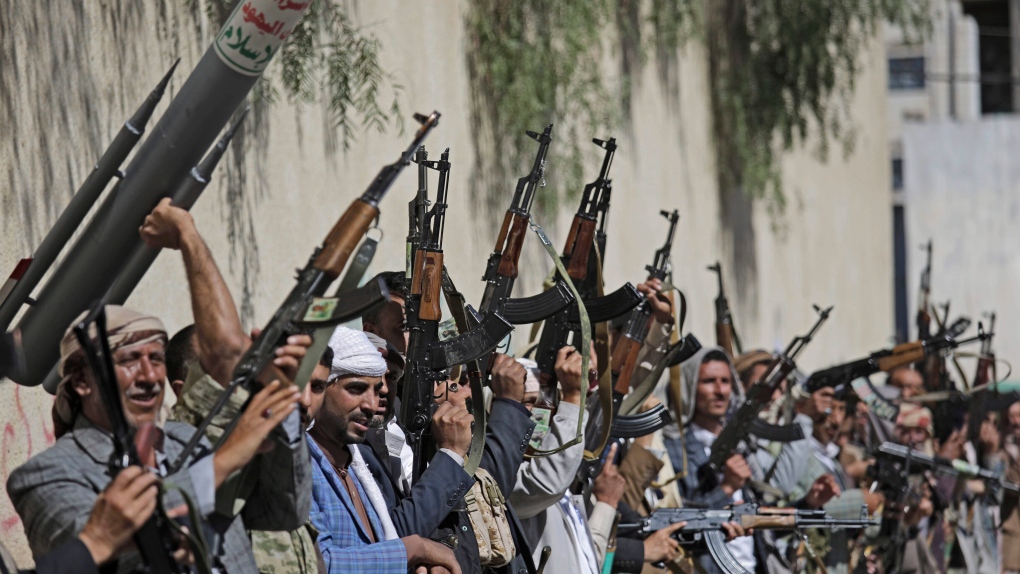 “Ansarolá ataca exitosamente con misiles la reunión de comandantes de la agresión saudí-emiratí a Yemen” 