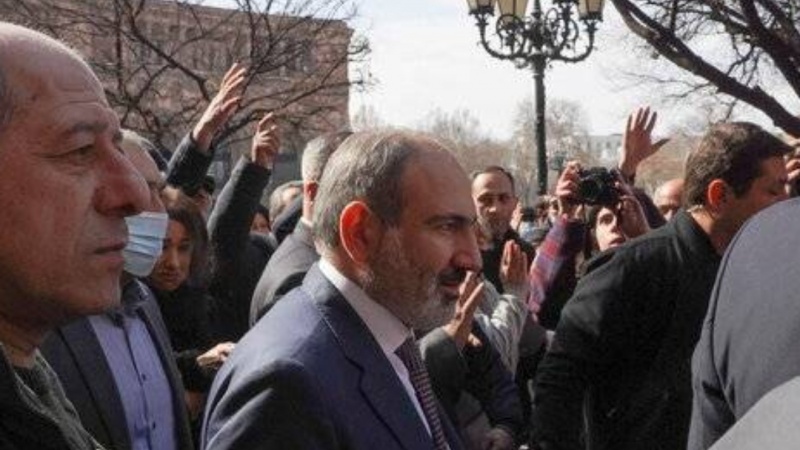 Paşinyan, Cumhurbaşkanı Sarkisyan'a tepkili